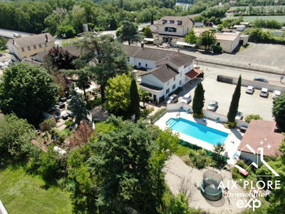 Fonds de commerce - 2 000 m²