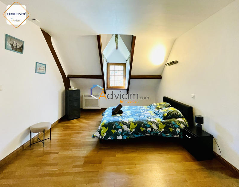 Maison - 217 m² - 8 pièces