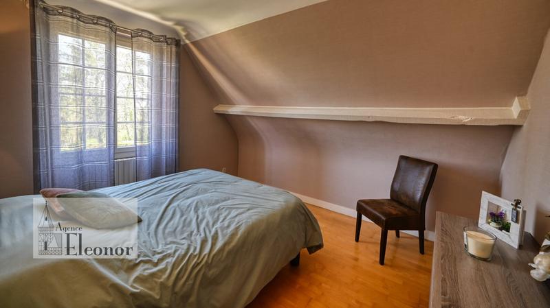 Maison - 208 m² - 9 pièces