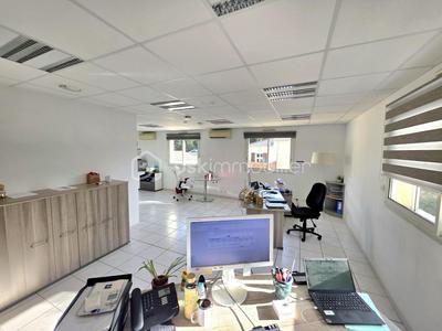 Bureau - 261 m² - 9 pièces