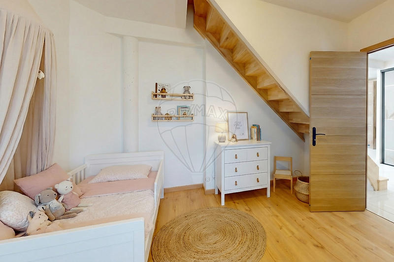 Maison - 182 m² - 7 pièces