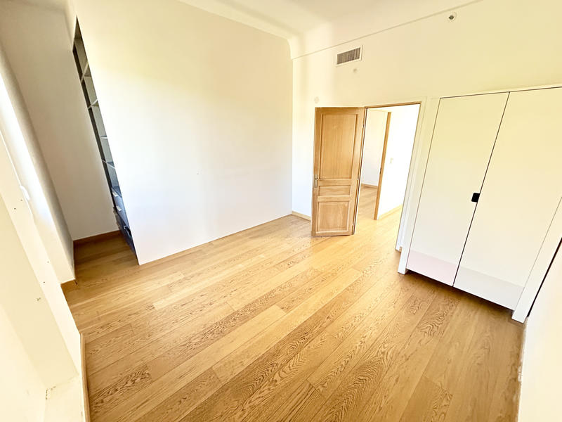 Appartement - 82 m² - 3 pièces