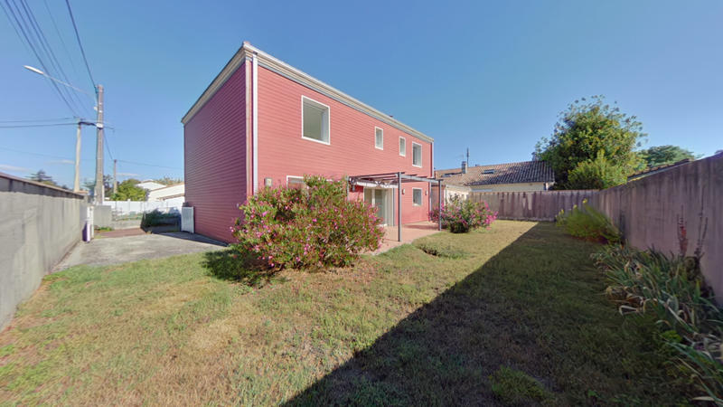 Maison - 180 m² - 7 pièces