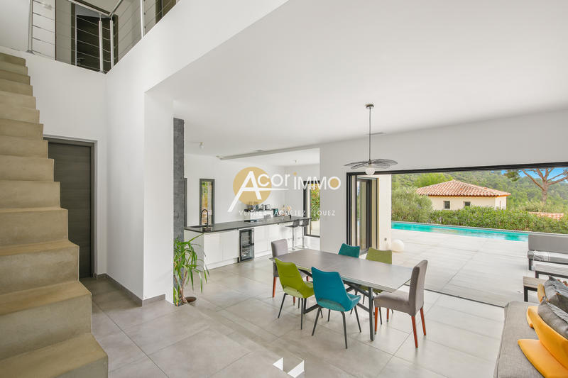 Villa - 171 m² - 6 pièces