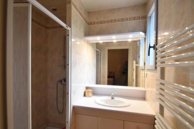 Maison - 200 m² - 7 pièces