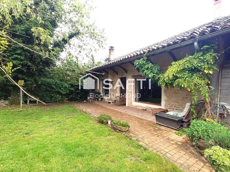 Maison - 261 m² - 8 pièces