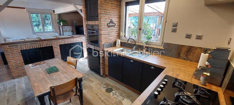 Maison traditionnelle - 209 m² - 6 pièces