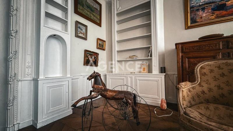 Maison bourgeoise - 340 m² - 12 pièces