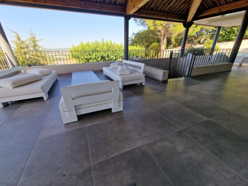 Propriété - 350 m² - 8 pièces