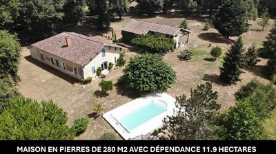 Maison en pierre - 280 m² - 7 pièces