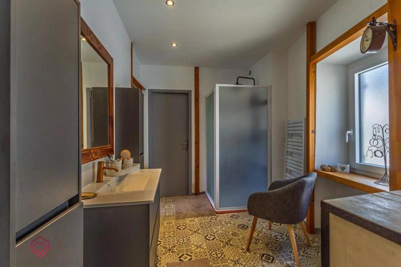 Maison de village - 206 m² - 10 pièces