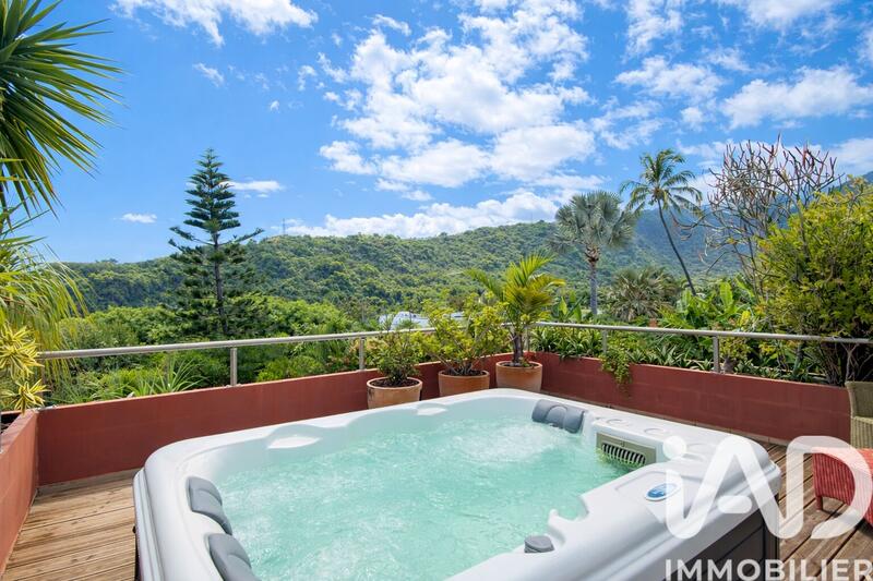 Maison - 270 m² - 5 pièces