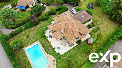 Maison - 230 m² - 7 pièces