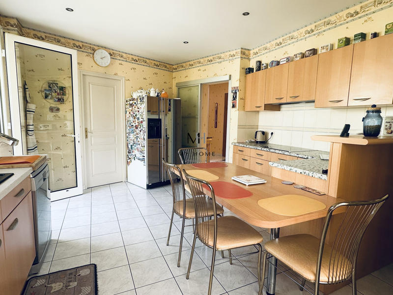 Maison - 190 m² - 5 pièces