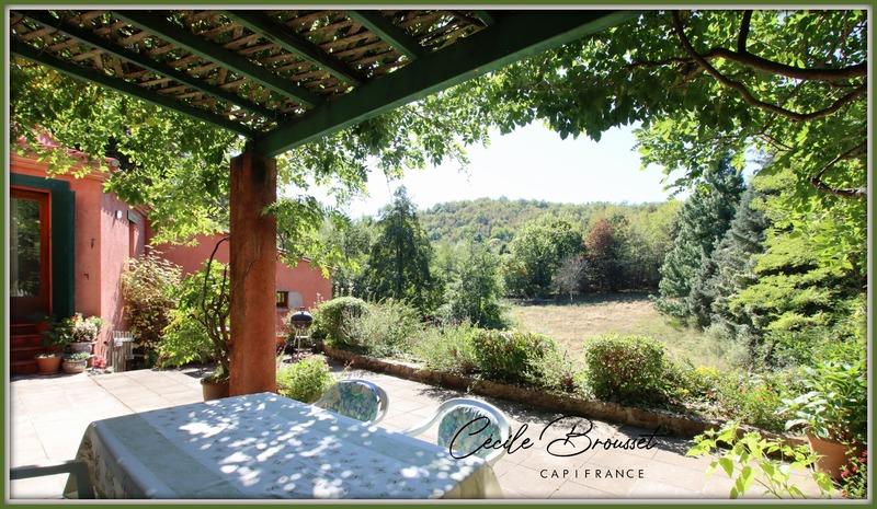 Mas - 274 m² - 10 pièces