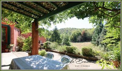 Mas - 274 m² - 10 pièces