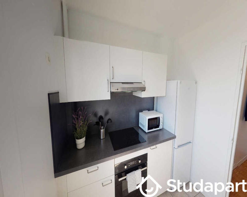 Chambre - 90 m² - 1 pièce