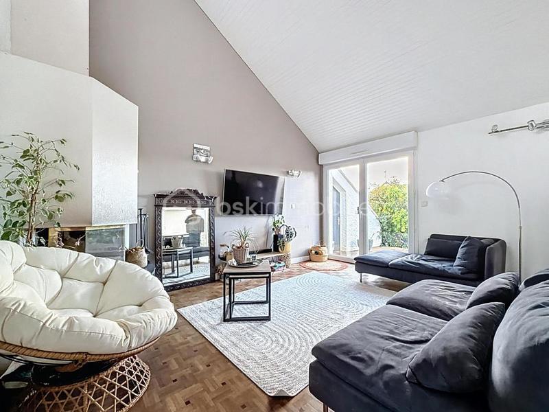 Pavillon - 130 m² - 6 pièces