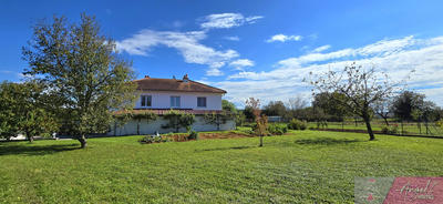 Maison - 165 m² - 8 pièces