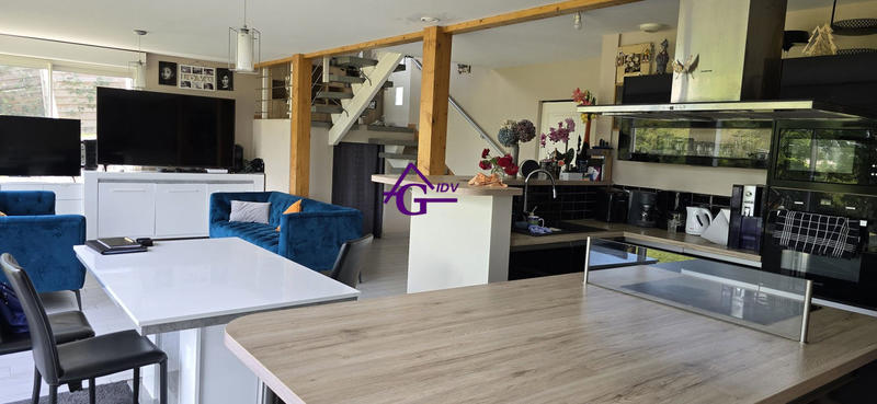 Maison - 140 m² - 6 pièces