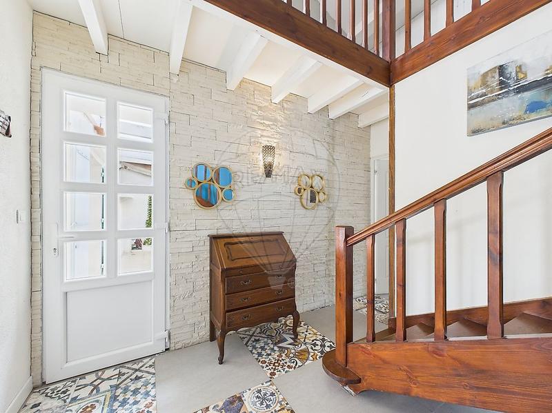 Maison - 271 m² - 10 pièces