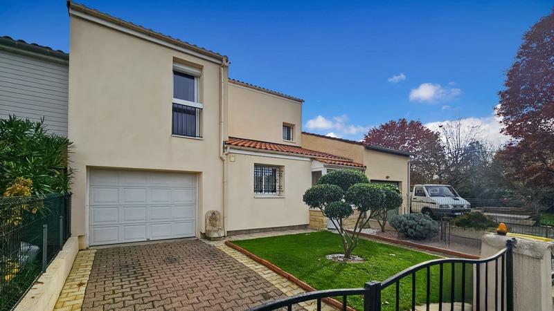 Maison - 93 m² - 5 pièces