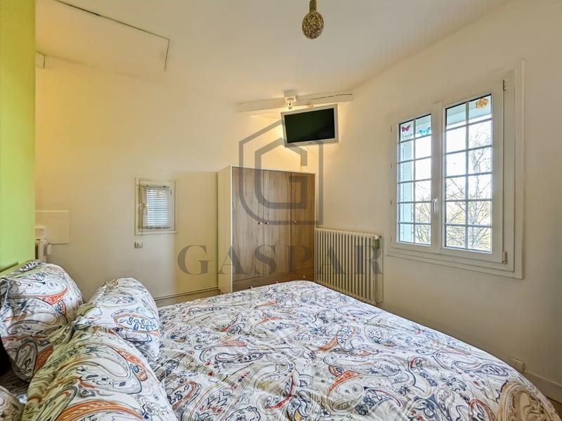 Maison - 225 m² - 8 pièces