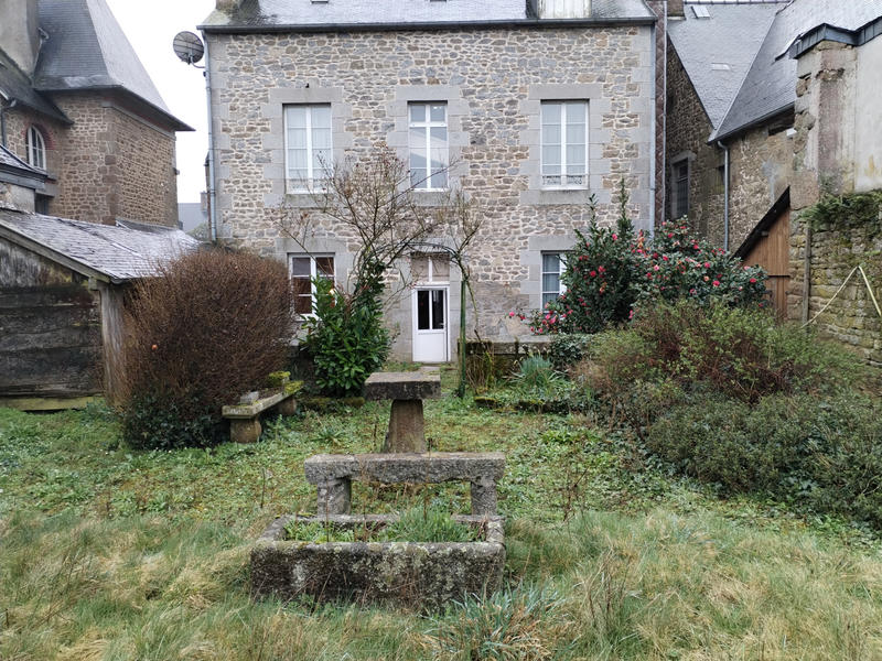 Maison - 218 m² - 10 pièces