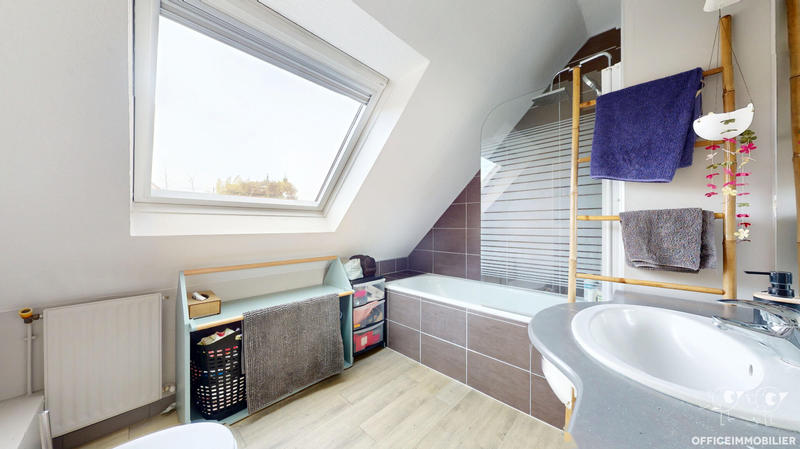 Maison - 105 m² - 5 pièces