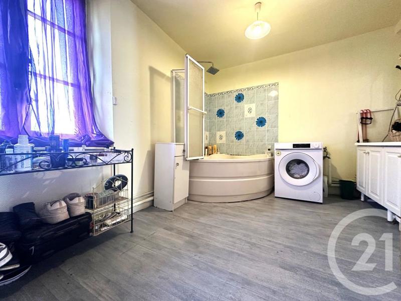 Maison - 217 m² - 6 pièces