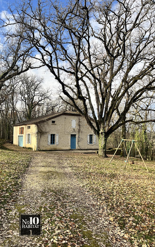 Maison - 210 m² - 6 pièces