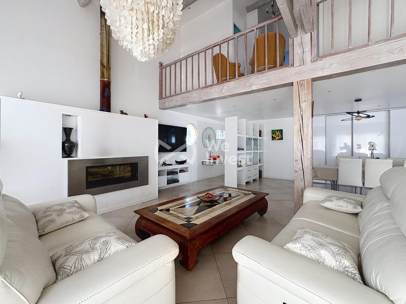 Villa - 258 m² - 10 pièces