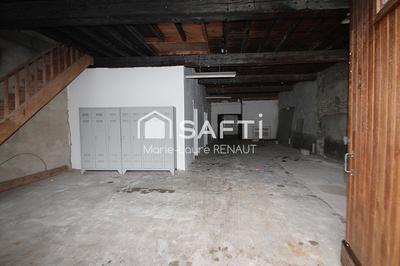 Maison - 340 m² - 2 pièces