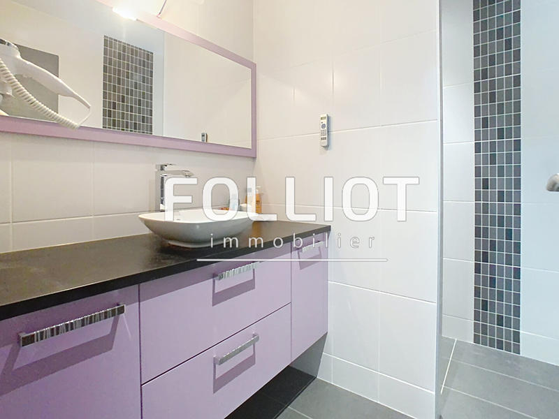 Maison - 224 m² - 8 pièces