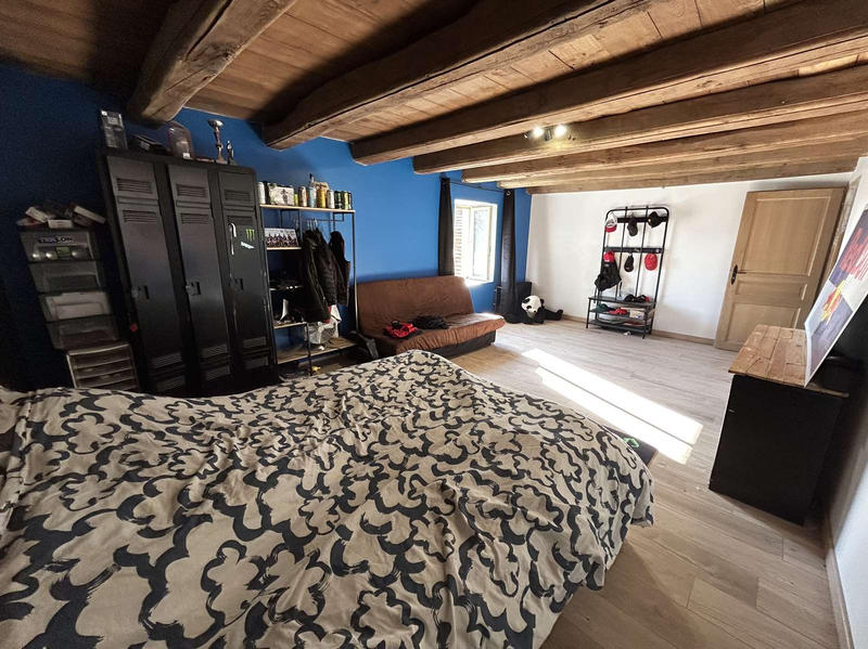Maison - 220 m² - 10 pièces