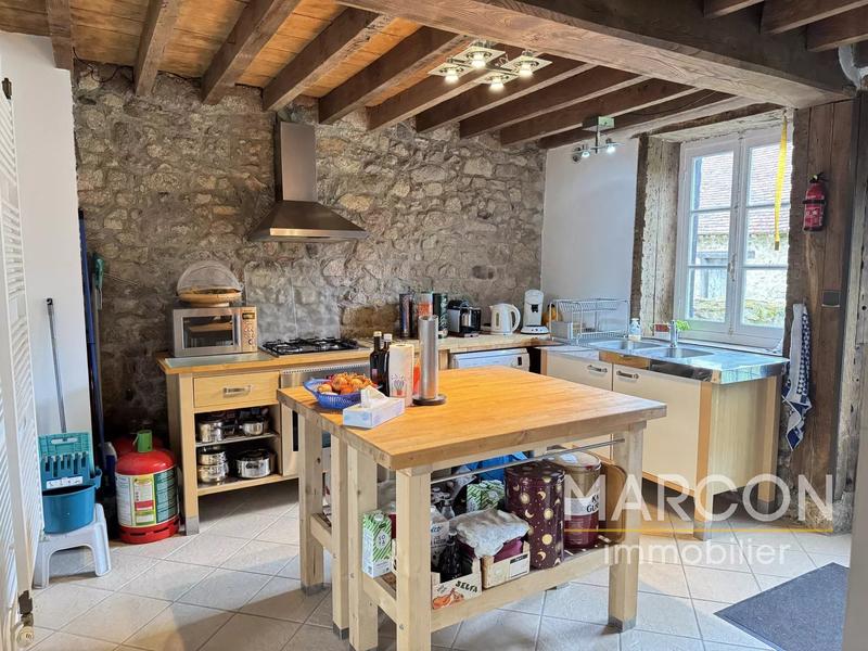 Maison - 197 m² - 7 pièces