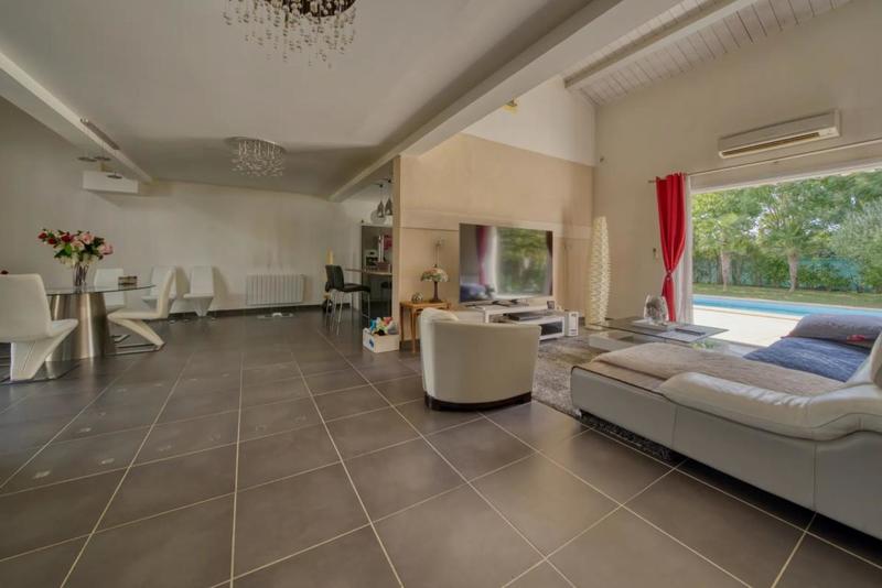 Maison - 180 m² - 7 pièces