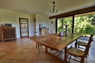 Maison - 215 m² - 10 pièces