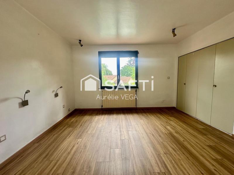 Maison - 180 m² - 5 pièces