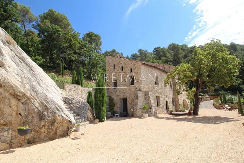 Mas - 345 m² - 6 pièces