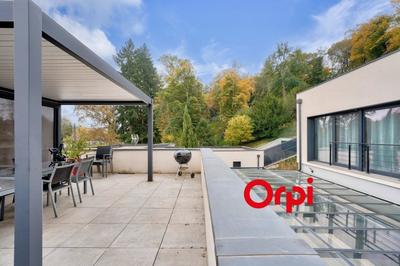 Maison - 319 m² - 6 pièces