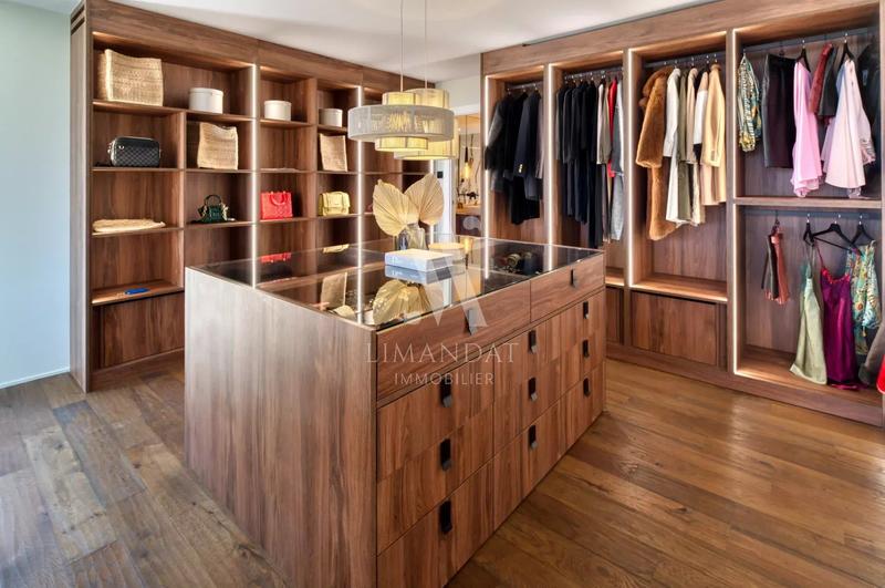 Villa - 286 m² - 6 pièces