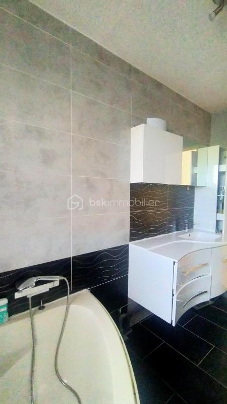 Maison - 122 m² - 5 pièces