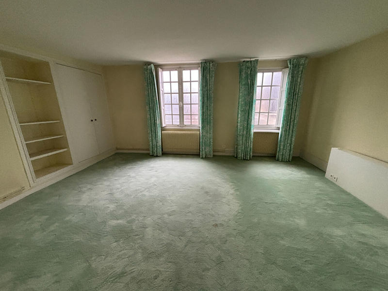 Maison - 255 m² - 9 pièces