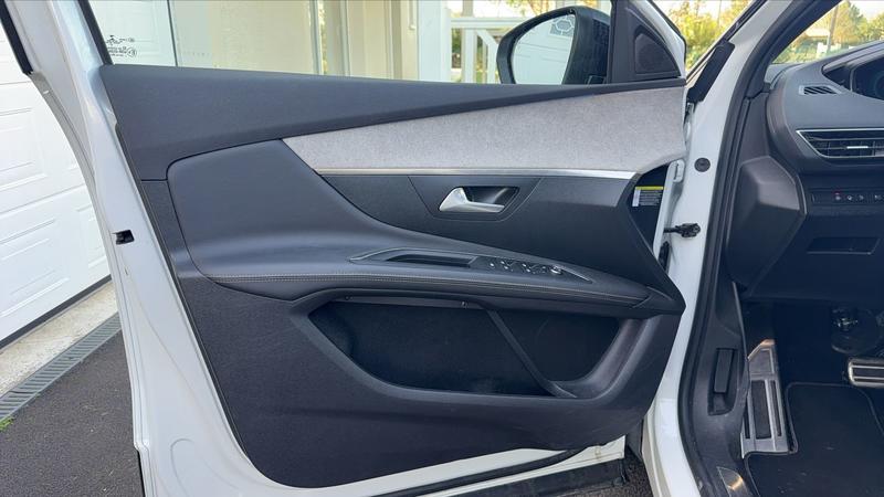 Peugeot 3008 II 1.6 Thp 225 Hybride Eat8 Gt