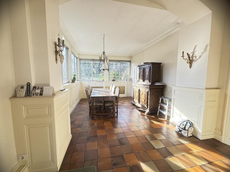 Maison - 184 m² - 10 pièces