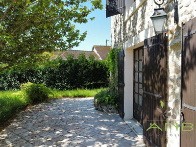 Maison - 332 m² - 8 pièces