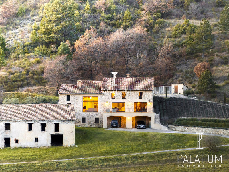 Mas - 243 m² - 6 pièces