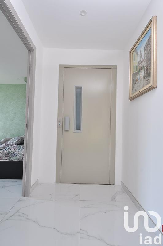 Maison - 246 m² - 5 pièces