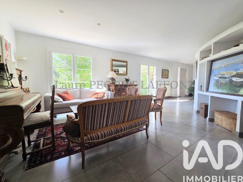 Maison - 214 m² - 7 pièces